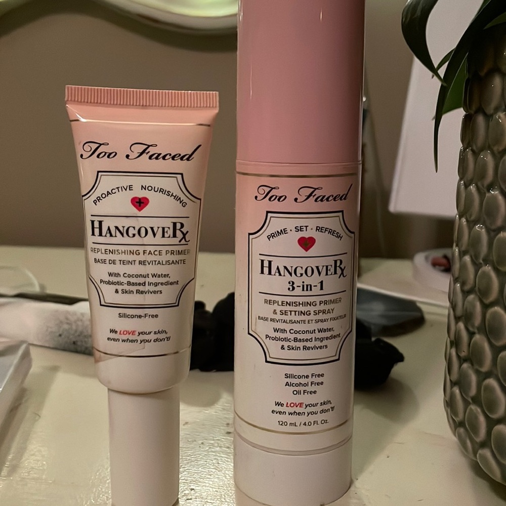 Too Faced Hangover x 3 in 1 setting spray and face primer